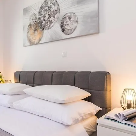 Neu Hervorragende 4-sterne-barbieri-wohnung In Der Nahe Des Meeres In Pula, Istrien Pula