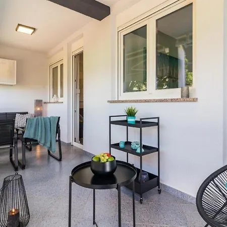 Apartment Neu Hervorragende 4-sterne-barbieri-wohnung In Der Nahe Des Meeres In Pula, Istrien