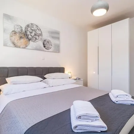 Apartment Neu Hervorragende 4-sterne-barbieri-wohnung In Der Nahe Des Meeres In Pula, Istrien Pula